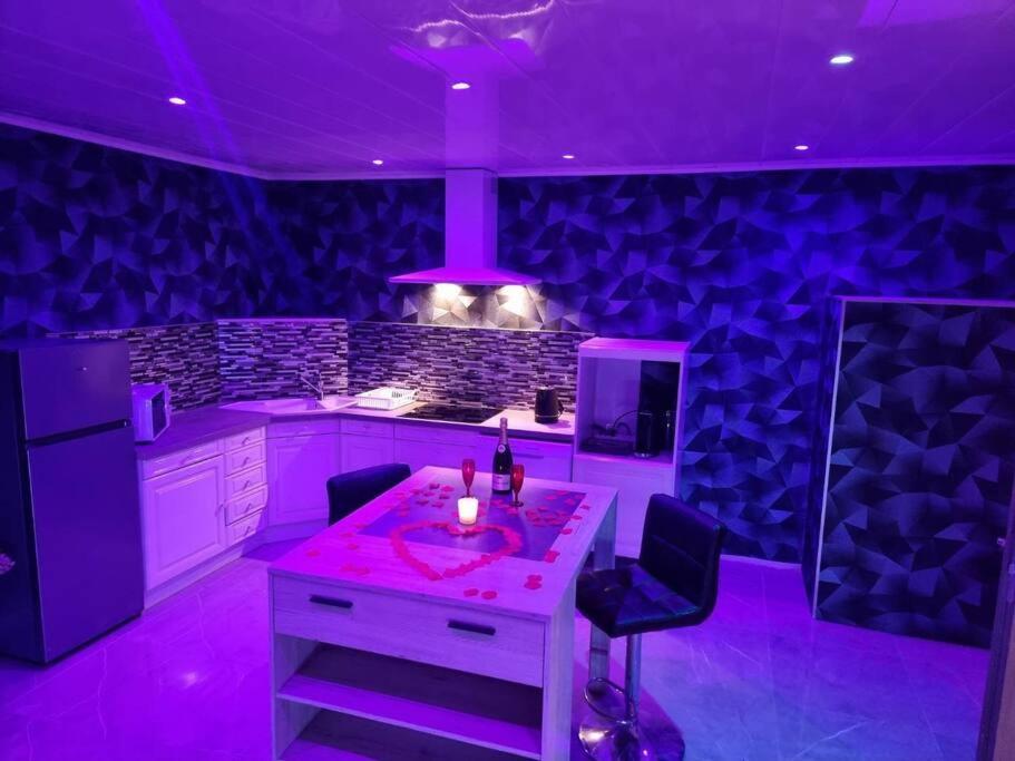 Jacuzzi Apartment