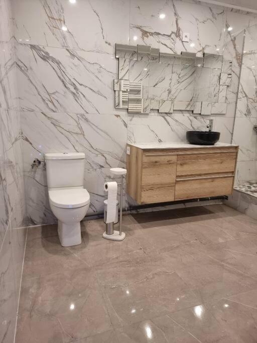 Jacuzzi Apartment *